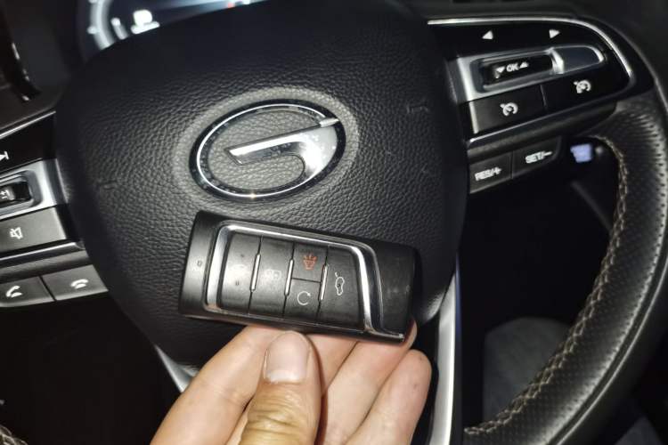 Used GAC Trumpchi GS8 2020 390T Two-Wheel Drive Luxury Smart Connectivity Version (7 Seats) Vehicle Key