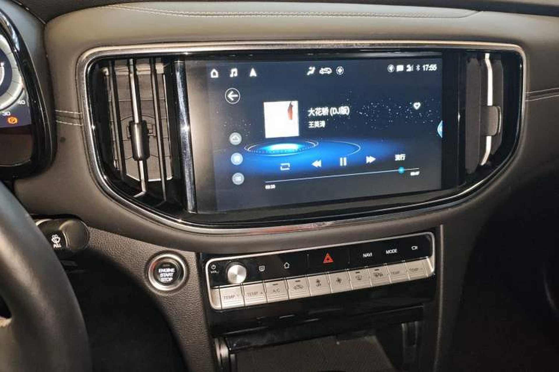 Used GAC Trumpchi GS8 2020 GS8S 390T Two-Wheel Drive Luxury Smart Connectivity Version Audio And AC Panel