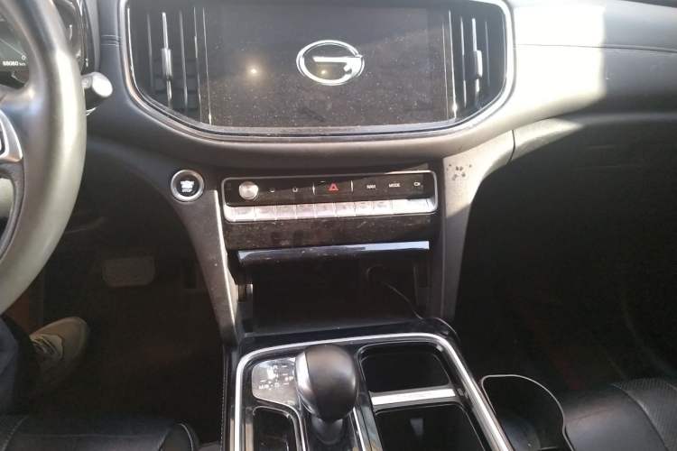 Used GAC Trumpchi GS8 2020 390T Four-Wheel Drive Luxury Smart Connect Edition (7 Seats) Audio And AC Panel