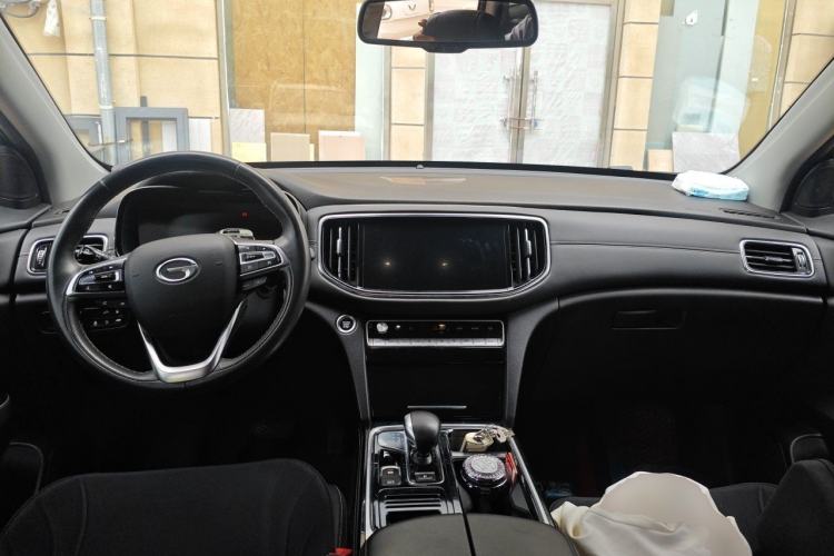 Used GAC Trumpchi GS8 2020 390T Two-Wheel Drive Luxury Smart Connectivity Commemorative Edition (7 Seats) Center Console