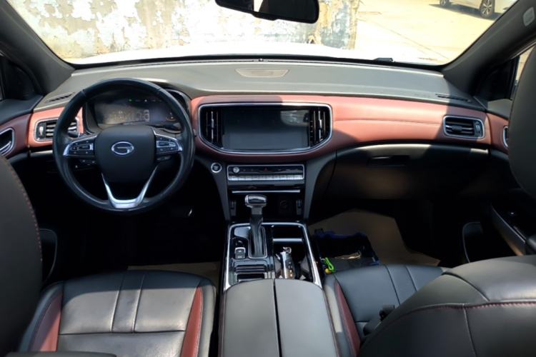 Used GAC Trumpchi GS8 2020 GS8S 390T Two-Wheel Drive Luxury Smart Connectivity Version Center Console