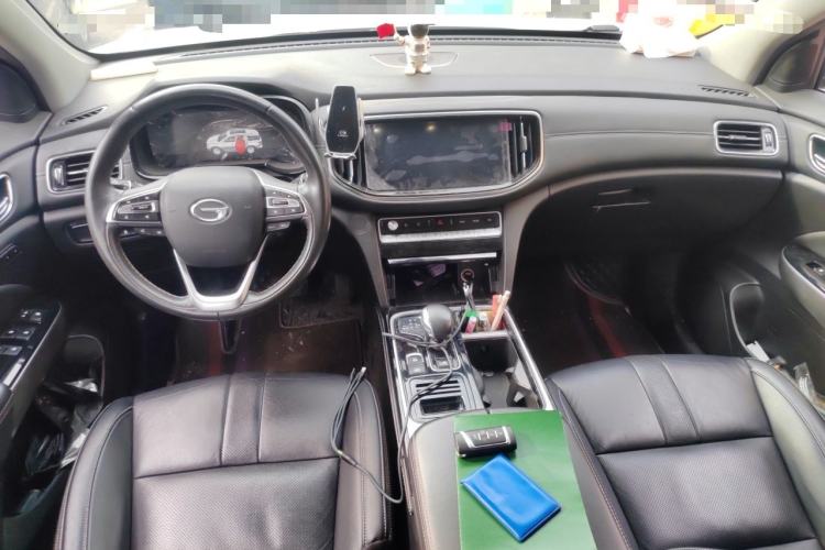 Used GAC Trumpchi GS8 2020 390T Two-Wheel Drive Luxury Smart Connectivity Version (7 Seats) Center Console