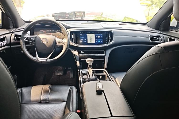 Used GAC Trumpchi GS8 2020 GS8S 390T Two-Wheel Drive Luxury Smart Connectivity Version Center Console