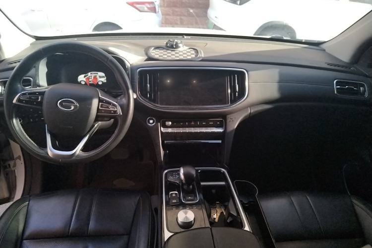 Used GAC Trumpchi GS8 2020 390T Four-Wheel Drive Luxury Smart Connect Edition (7 Seats) Center Console