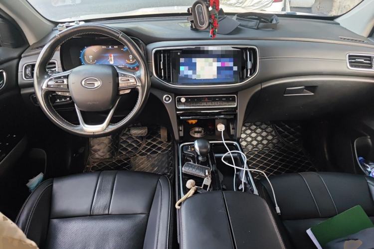 Used GAC Trumpchi GS8 2020 390T Two-Wheel Drive Luxury Smart Connectivity Commemorative Edition (7 Seats) Center Console