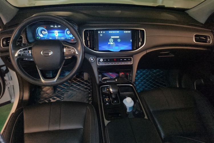Used GAC Trumpchi GS8 2020 390T Two-Wheel Drive Luxury Smart Connectivity Commemorative Edition (7 Seats) Center Console