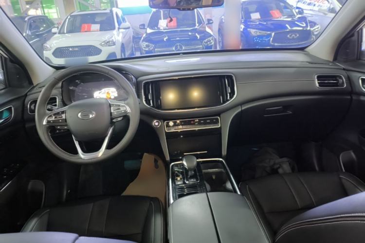 Used GAC Trumpchi GS8 2020 390T Two-Wheel Drive Luxury Smart Connectivity Version (7 Seats) Center Console