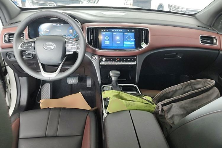 Used GAC Trumpchi GS8 2020 GS8S 390T Two-Wheel Drive Luxury Smart Connectivity Version Center Console