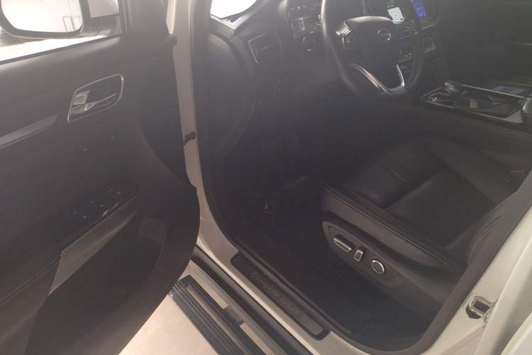 Used GAC Trumpchi GS8 2020 390T Two-Wheel Drive Luxury Smart Connectivity Version (7 Seats) Driver Seat