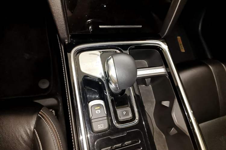 Used GAC Trumpchi GS8 2020 390T Two-Wheel Drive Luxury Smart Connectivity Version (7 Seats) Gear Lever