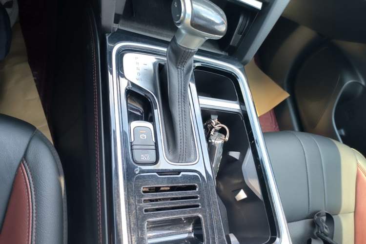 Used GAC Trumpchi GS8 2020 GS8S 390T Two-Wheel Drive Luxury Smart Connectivity Version Gear Lever