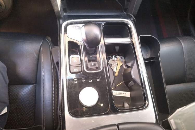 Used GAC Trumpchi GS8 2020 390T Four-Wheel Drive Luxury Smart Connect Edition (7 Seats) Gear Lever