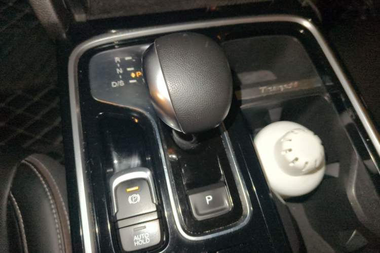 Used GAC Trumpchi GS8 2020 390T Two-Wheel Drive Luxury Smart Connectivity Commemorative Edition (7 Seats) Gear Lever
