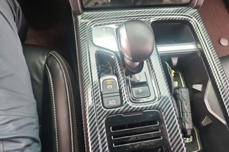 Used GAC Trumpchi GS8 2020 390T Two-Wheel Drive Luxury Smart Connectivity Version (7 Seats) Gear Lever