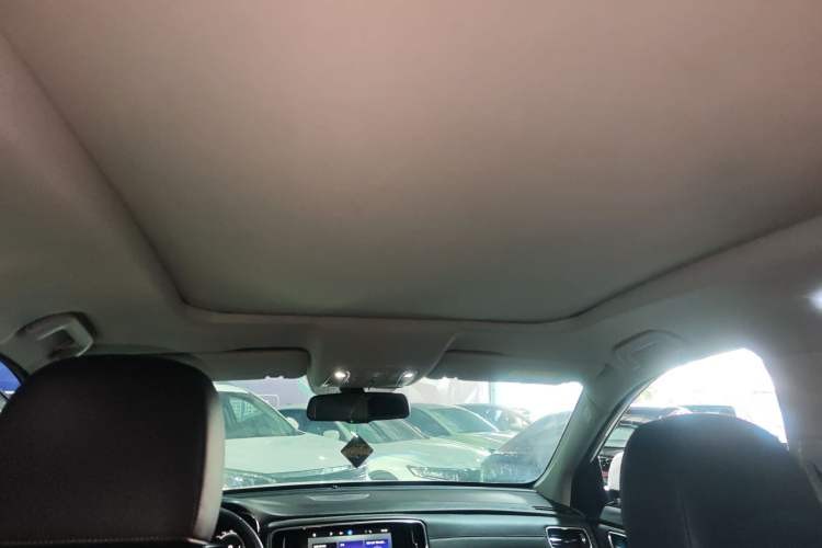 Used GAC Trumpchi GS8 2020 390T Two-Wheel Drive Luxury Smart Connectivity Version (7 Seats) Headliner
