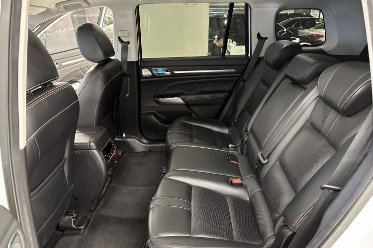 Used GAC Trumpchi GS8 2020 390T Two-Wheel Drive Luxury Smart Connectivity Version (7 Seats) Interior 10
