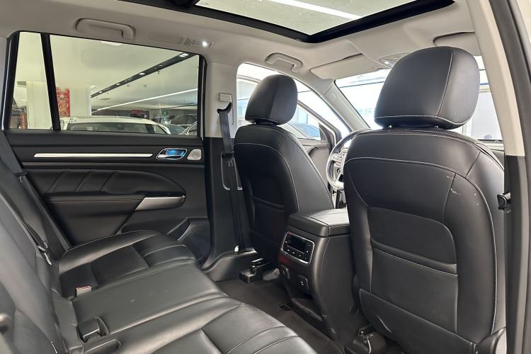 Used GAC Trumpchi GS8 2020 390T Two-Wheel Drive Luxury Smart Connectivity Version (7 Seats) Interior 11