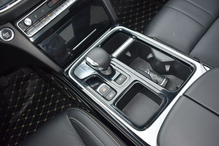 Used GAC Trumpchi GS8 2020 390T Two-Wheel Drive Luxury Smart Connectivity Version (7 Seats) Interior 4