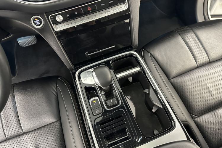 Used GAC Trumpchi GS8 2020 390T Two-Wheel Drive Luxury Smart Connectivity Version (7 Seats) Interior 5