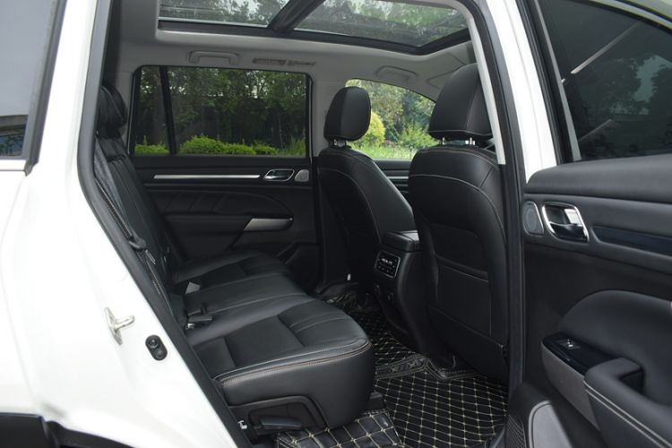 Used GAC Trumpchi GS8 2020 390T Two-Wheel Drive Luxury Smart Connectivity Version (7 Seats) Interior 9