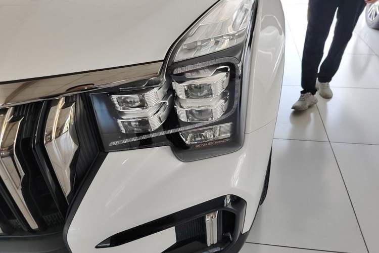 Used GAC Trumpchi GS8 2020 GS8S 390T Two-Wheel Drive Luxury Smart Connectivity Version Left Front Headlight