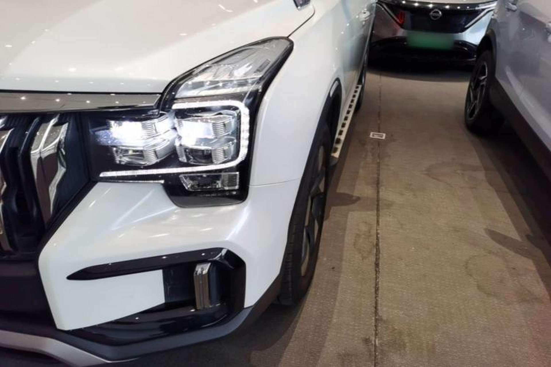 Used GAC Trumpchi GS8 2020 GS8S 390T Two-Wheel Drive Luxury Smart Connectivity Version Left Front Headlight