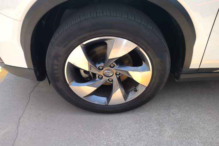 Used GAC Trumpchi GS8 2020 GS8S 390T Two-Wheel Drive Luxury Smart Connectivity Version Left Front Wheel Hub