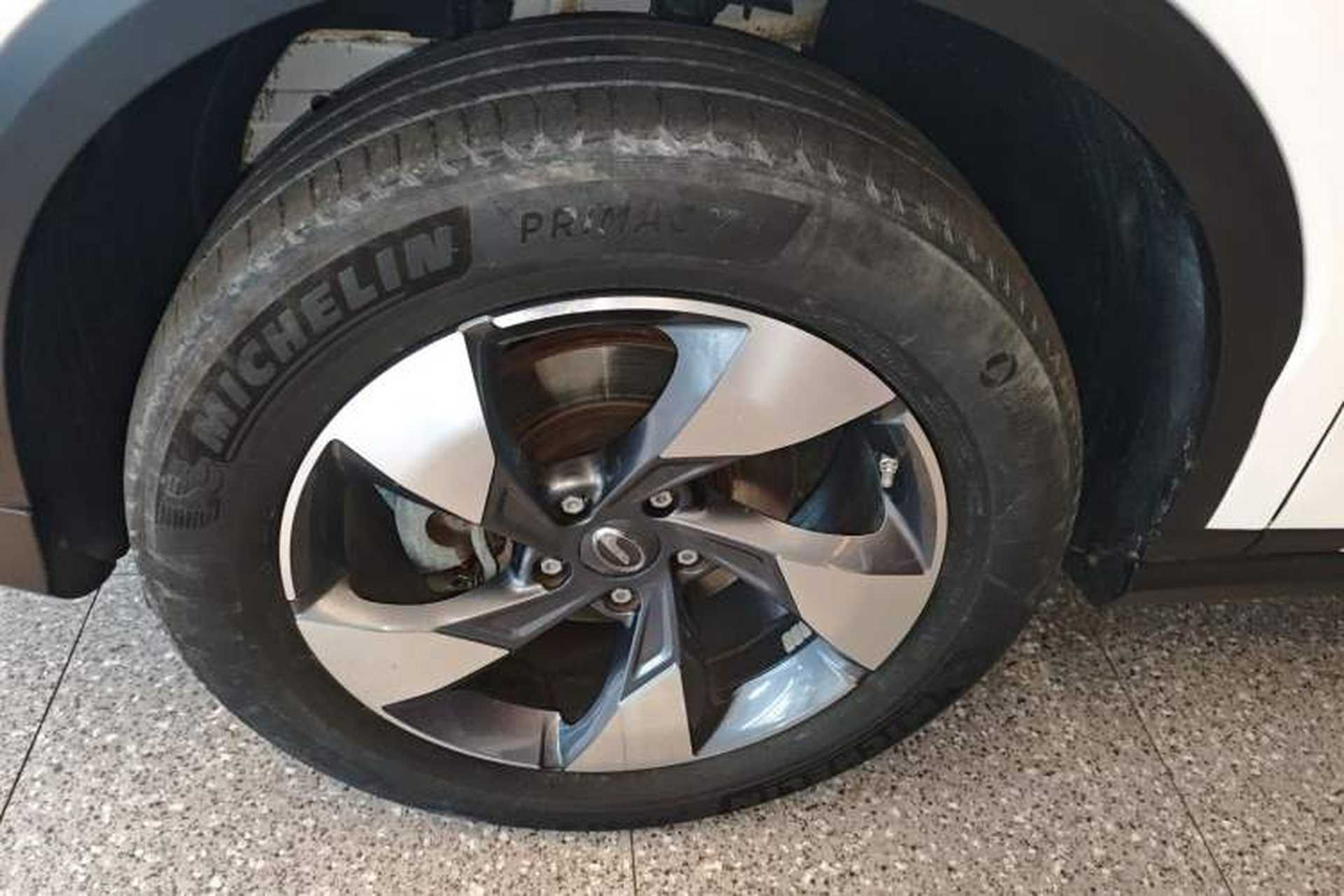 Used GAC Trumpchi GS8 2020 GS8S 390T Two-Wheel Drive Luxury Smart Connectivity Version Left Front Wheel Hub