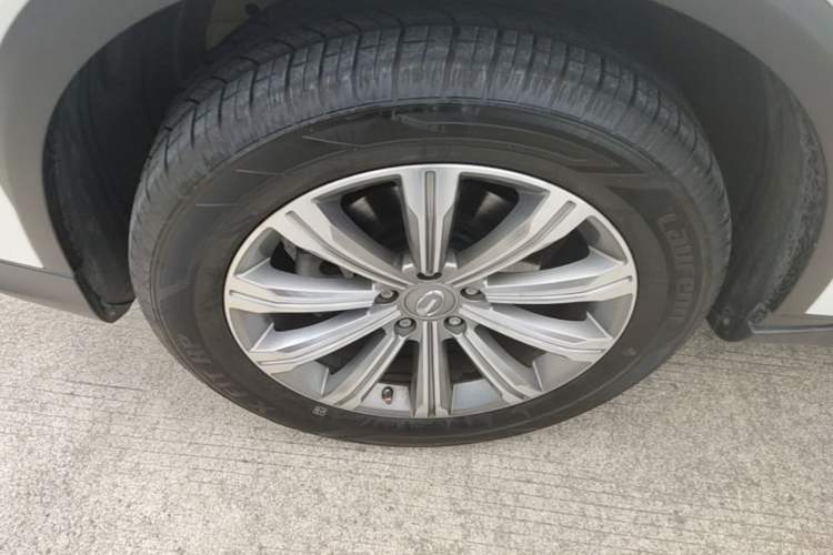 Used GAC Trumpchi GS8 2020 390T Two-Wheel Drive Luxury Smart Connectivity Version (7 Seats) Left Front Wheel Hub
