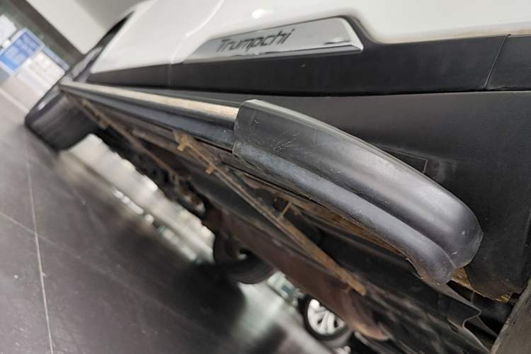 Used GAC Trumpchi GS8 2020 390T Two-Wheel Drive Luxury Smart Connectivity Commemorative Edition (7 Seats) Left Side Sill