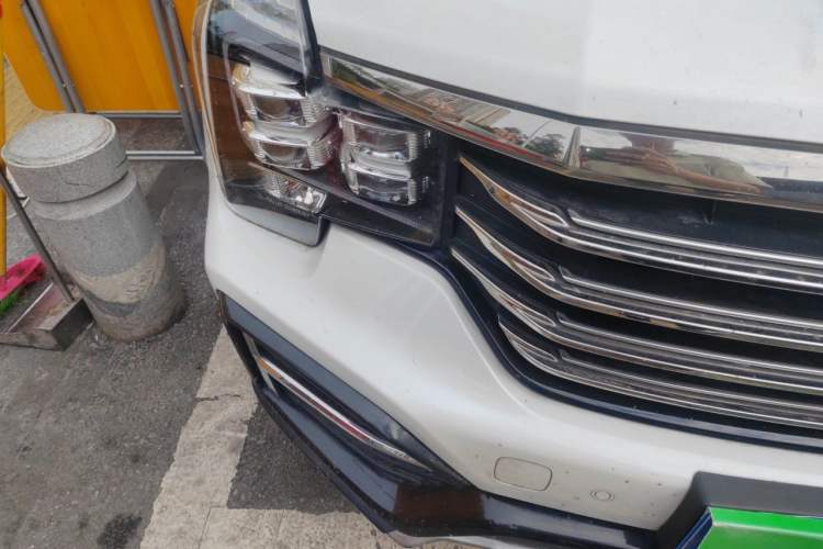 Used GAC Trumpchi GS8 2020 390T Two-Wheel Drive Luxury Smart Connectivity Version (7 Seats) Right Front Headlight
