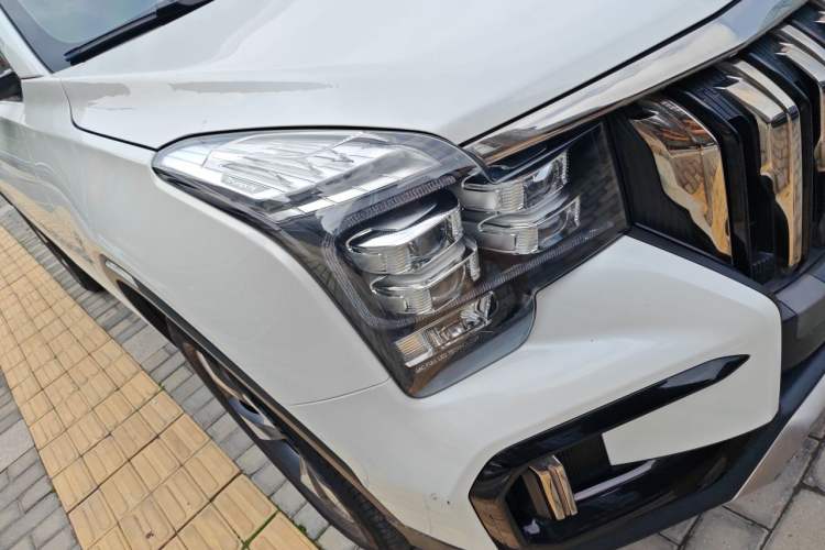 Used GAC Trumpchi GS8 2020 GS8S 390T Two-Wheel Drive Luxury Smart Connectivity Version Right Front Headlight