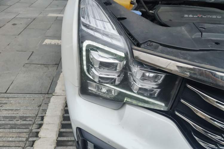 Used GAC Trumpchi GS8 2020 390T Four-Wheel Drive Luxury Smart Connect Edition (7 Seats) Right Front Headlight