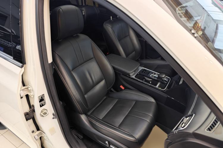 Used GAC Trumpchi GS8 2020 390T Two-Wheel Drive Luxury Smart Connectivity Version (7 Seats) Right Front Seat