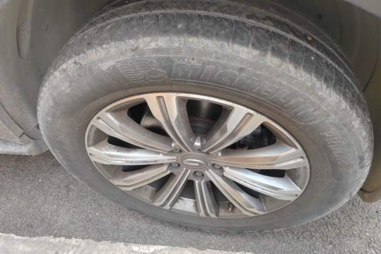 Used GAC Trumpchi GS8 2020 390T Two-Wheel Drive Luxury Smart Connectivity Version (7 Seats) Right Front Wheel Hub