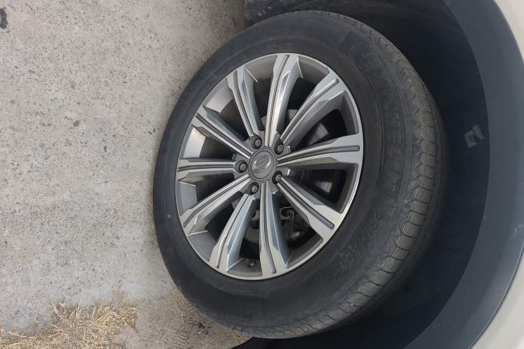 Used GAC Trumpchi GS8 2020 390T Two-Wheel Drive Luxury Smart Connectivity Version (7 Seats) Right Front Wheel Hub