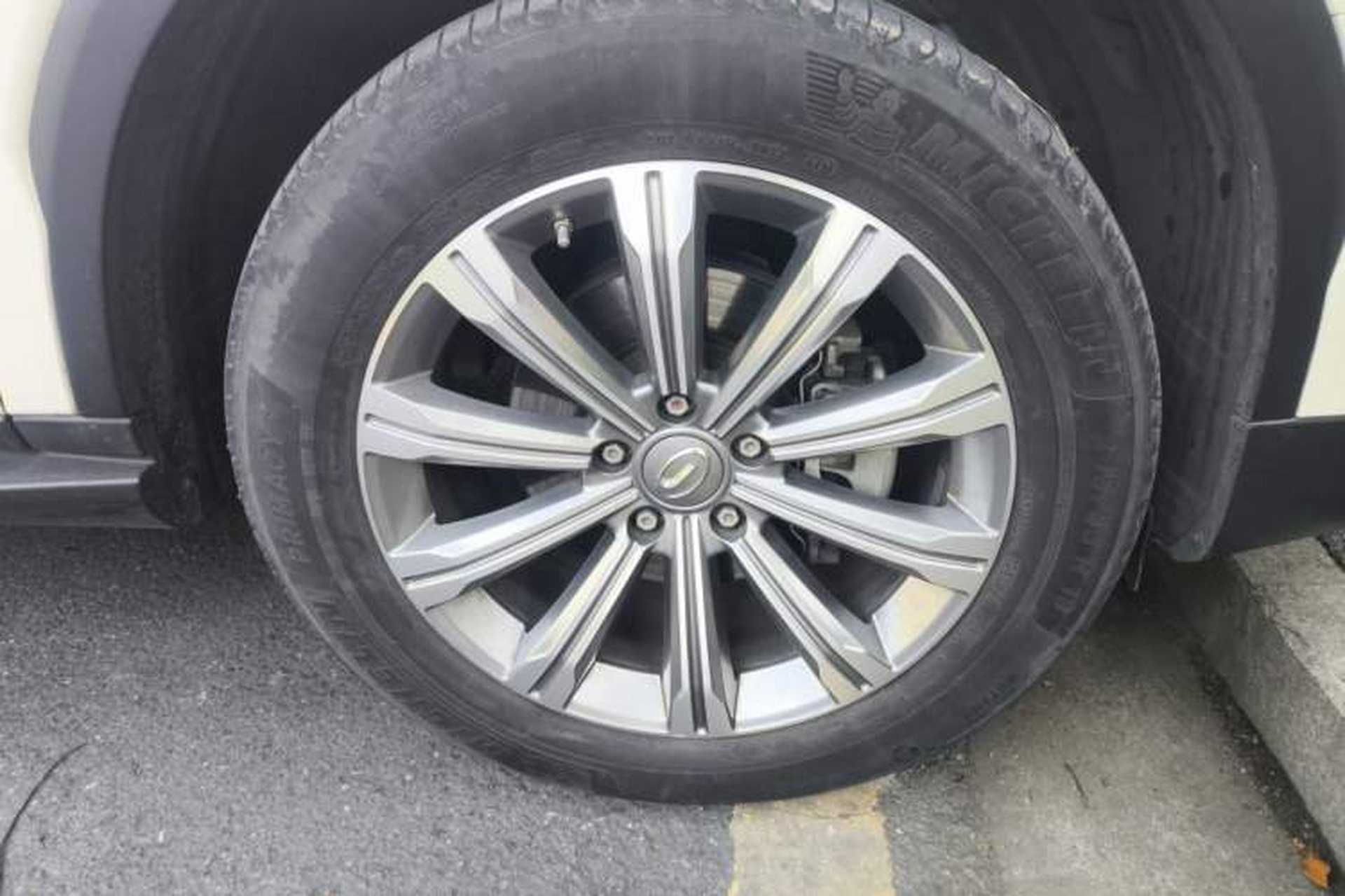 Used GAC Trumpchi GS8 2020 390T Two-Wheel Drive Luxury Smart Connectivity Version (7 Seats) Right Front Wheel Hub