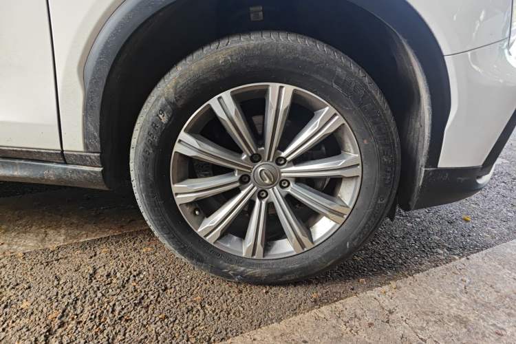 Used GAC Trumpchi GS8 2020 390T Two-Wheel Drive Luxury Smart Connectivity Commemorative Edition (7 Seats) Right Front Wheel Hub