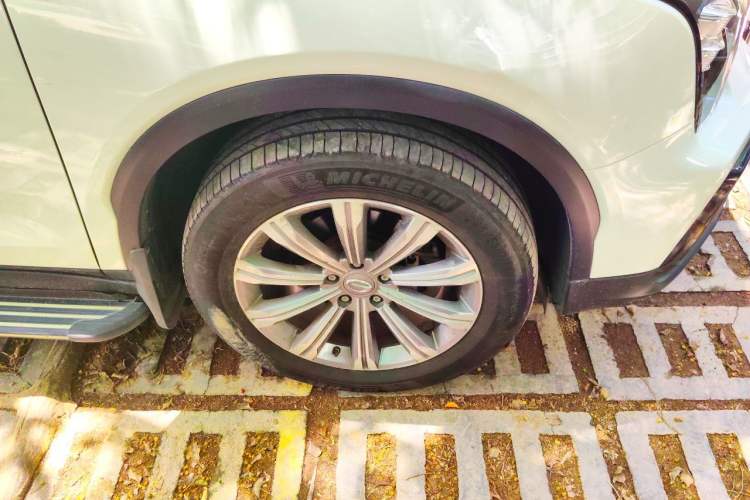 Used GAC Trumpchi GS8 2020 390T Four-Wheel Drive Luxury Smart Connect Edition (7 Seats) Right Front Wheel Hub