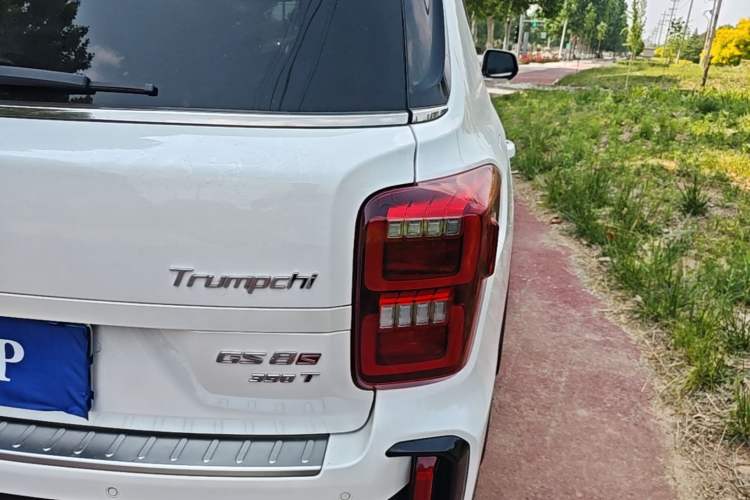 Used GAC Trumpchi GS8 2020 GS8S 390T Two-Wheel Drive Luxury Smart Connectivity Version Right Rear Taillight