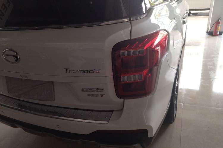 Used GAC Trumpchi GS8 2020 390T Two-Wheel Drive Luxury Smart Connectivity Version (7 Seats) Right Rear Taillight