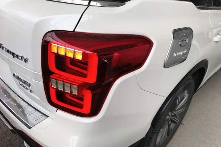 Used GAC Trumpchi GS8 2020 390T Two-Wheel Drive Luxury Smart Connectivity Version (7 Seats) Right Rear Taillight