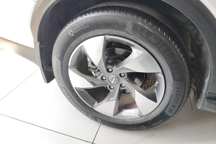 Used GAC Trumpchi GS8 2020 GS8S 390T Two-Wheel Drive Luxury Smart Connectivity Version Right Rear Wheel Hub