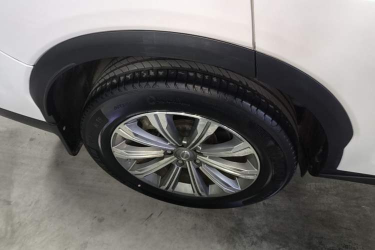 Used GAC Trumpchi GS8 2020 390T Two-Wheel Drive Luxury Smart Connectivity Version (7 Seats) Right Rear Wheel Hub