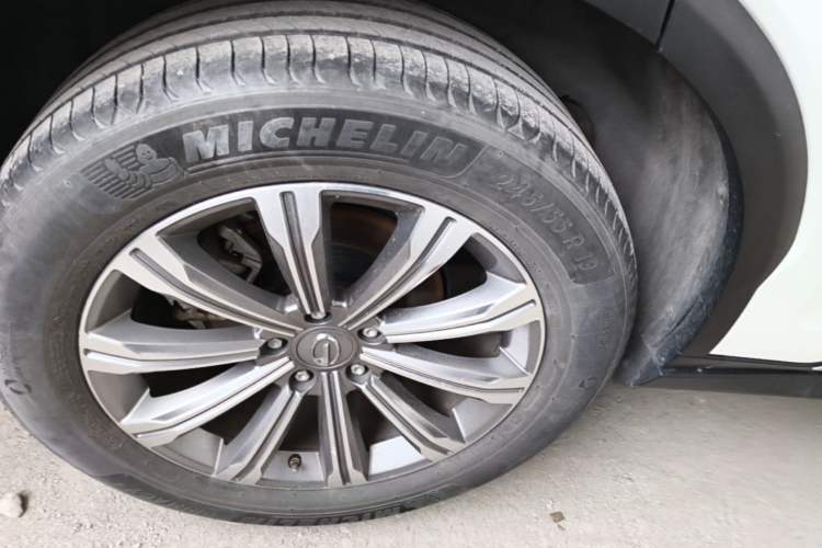 Used GAC Trumpchi GS8 2020 390T Two-Wheel Drive Luxury Smart Connectivity Version (7 Seats) Right Rear Wheel Hub
