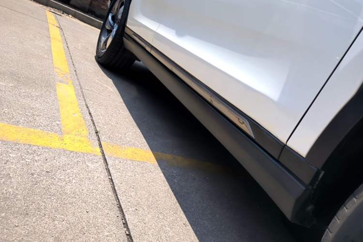 Used GAC Trumpchi GS8 2020 GS8S 390T Two-Wheel Drive Luxury Smart Connectivity Version Right Side Sill