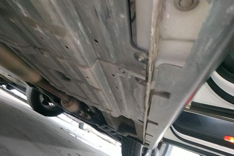 Used GAC Trumpchi GS8 2020 GS8S 390T Two-Wheel Drive Luxury Smart Connectivity Version Right Side Sill