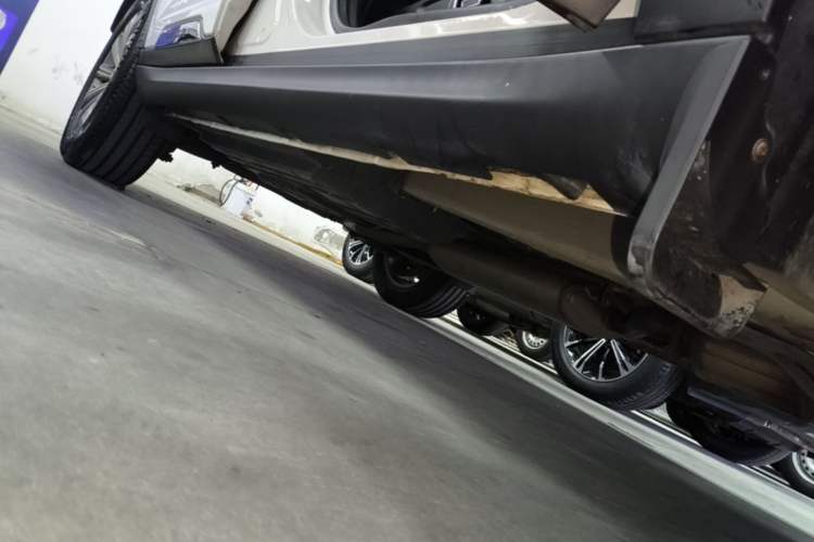 Used GAC Trumpchi GS8 2020 390T Two-Wheel Drive Luxury Smart Connectivity Version (7 Seats) Right Side Sill