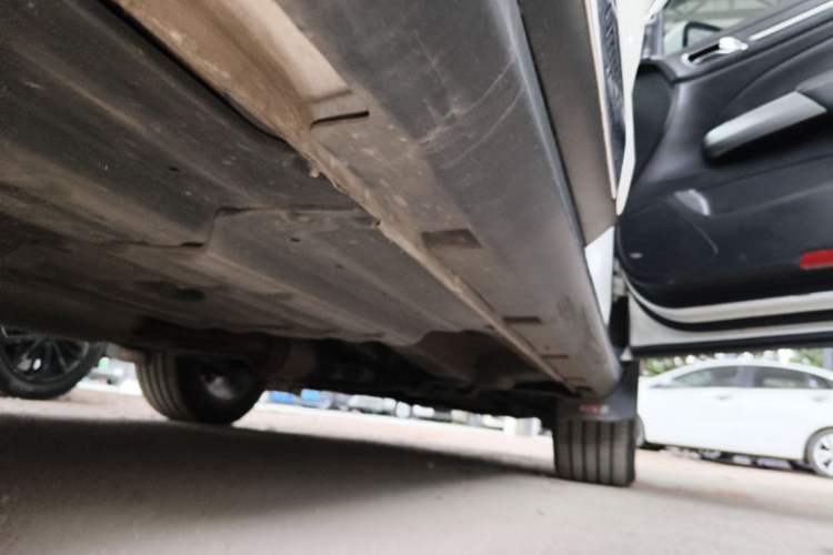 Used GAC Trumpchi GS8 2020 390T Two-Wheel Drive Luxury Smart Connectivity Version (7 Seats) Right Side Sill