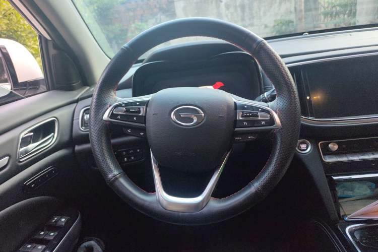 Used GAC Trumpchi GS8 2020 390T Two-Wheel Drive Luxury Smart Connectivity Version (7 Seats) Steering Wheel